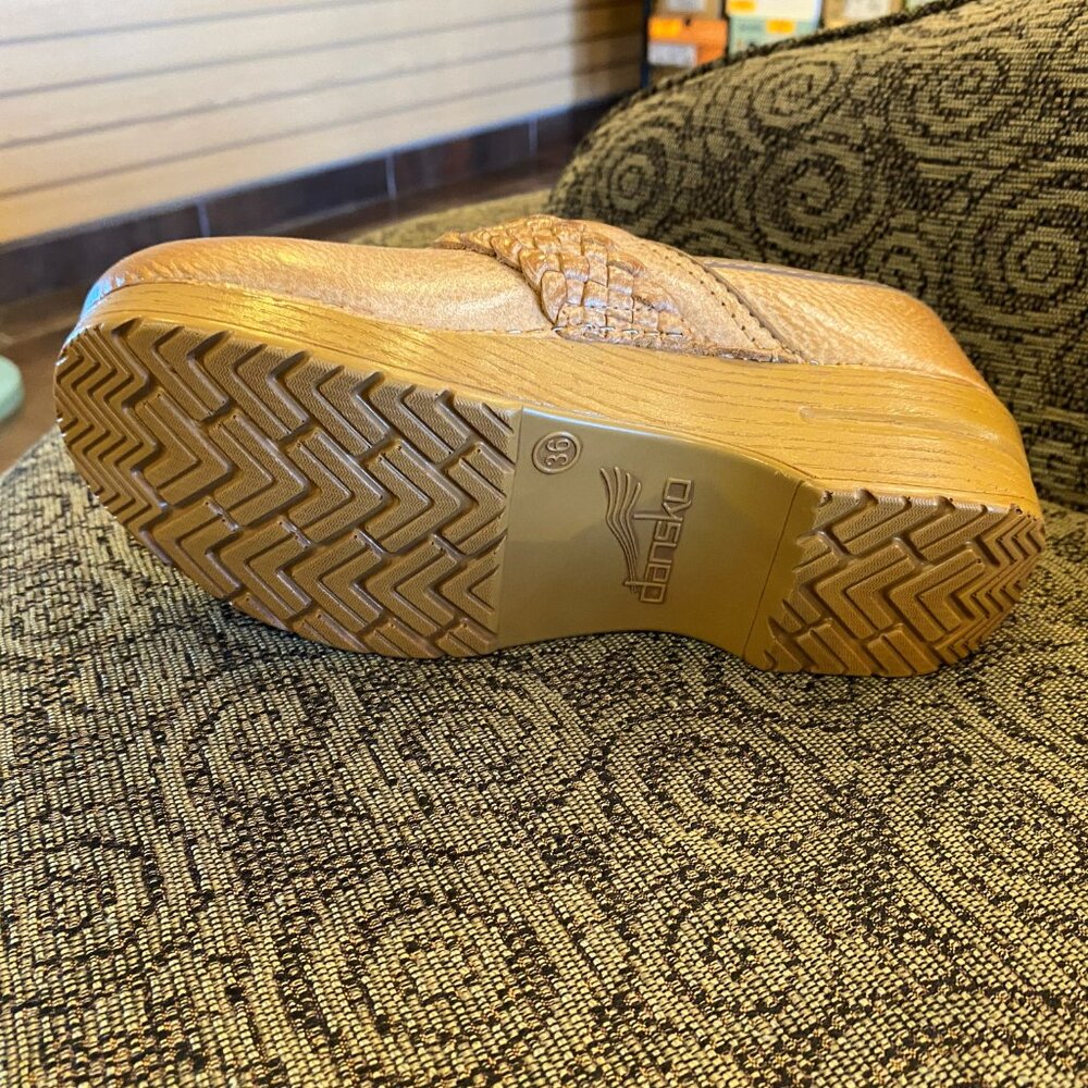 Dansko - Pro Braided Clog Honey Distressed - Multiple Sizes (NEW W/ BOX) - Picture 3 of 3